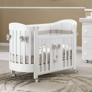 Ovales Babybett Lilli –  inklusive Matratze